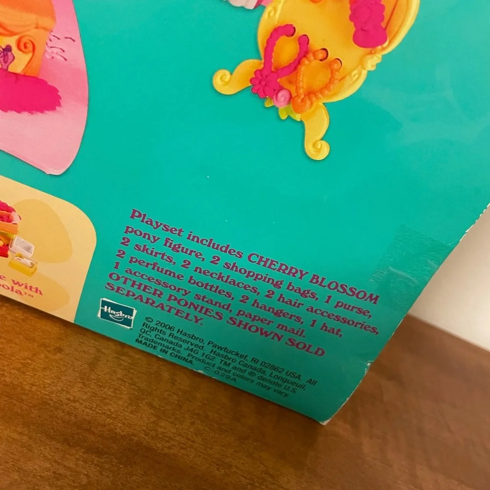 Vintage My Little Pony Ponyville Fancy Fashions Boutique G3 Playset RARE Y2K Set